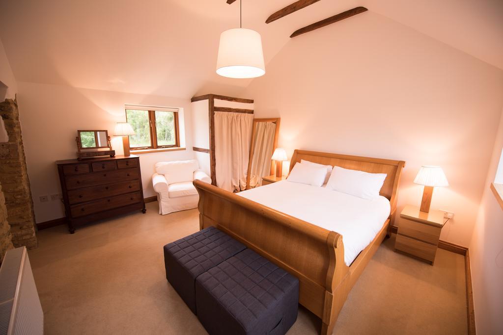 Villa Whitley Coach House Zimmer foto