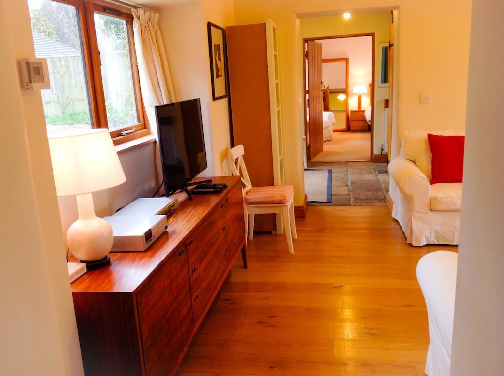 Villa Whitley Coach House Zimmer foto