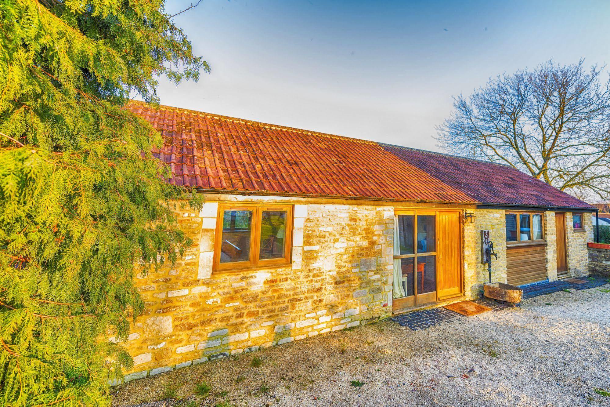 Villa Whitley Coach House Exterior foto
